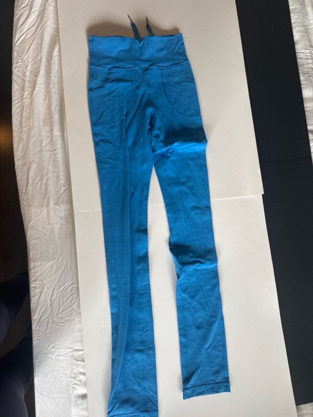 Lululemon reversible blue leggings with bunched bottoms size 4